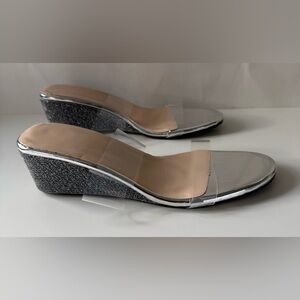 Women’s Silver Glitter Wedge Sandals Size 8.5 / EU 39 New with Tags